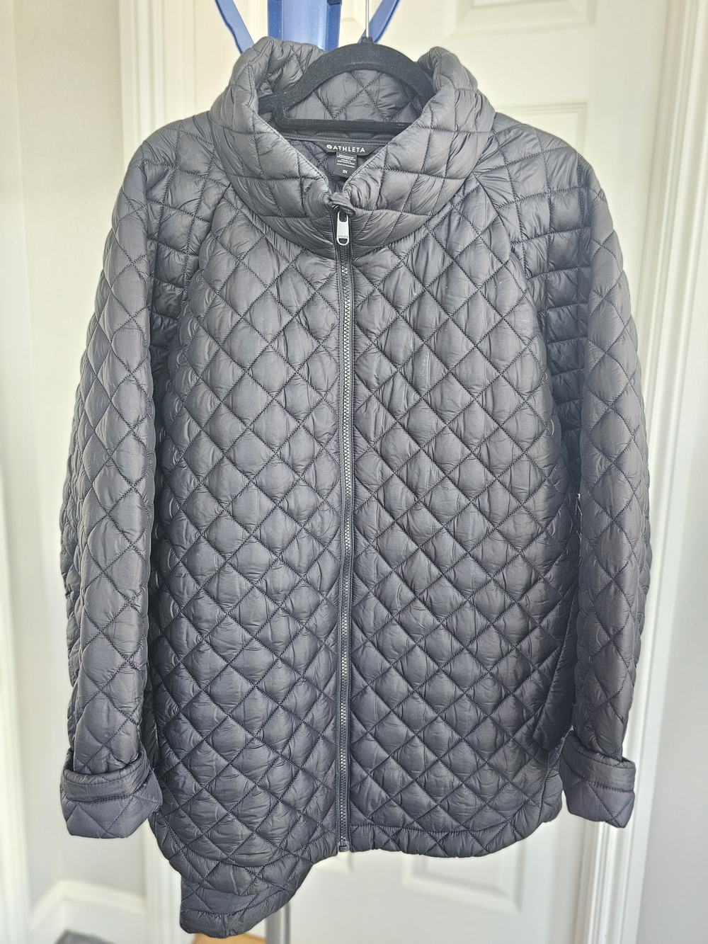 Athleta Diamond-Quilted Lightweight Black Puffer Jacket
